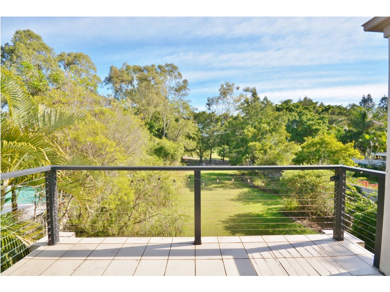 8394 Magnolia Drive East, Hope Island QLD 4212