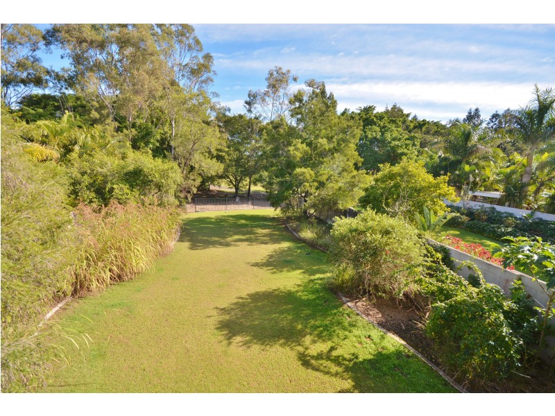 8394 Magnolia Drive East, Hope Island QLD 4212