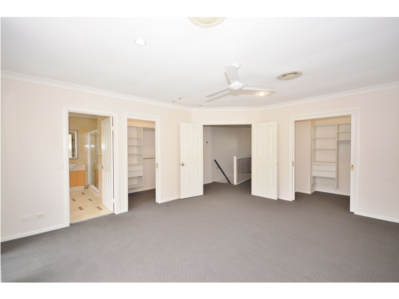 8394 Magnolia Drive East, Hope Island QLD 4212