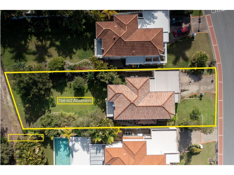 8394 Magnolia Drive East, Hope Island QLD 4212