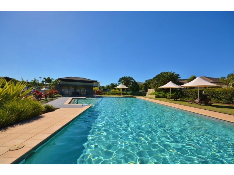8394 Magnolia Drive East, Hope Island QLD 4212