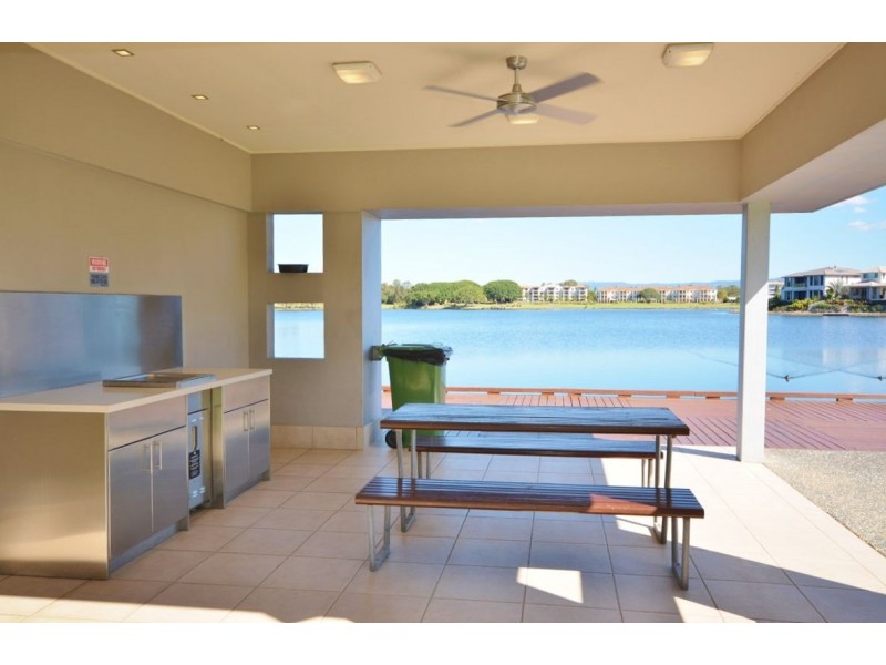 8394 Magnolia Drive East, Hope Island QLD 4212
