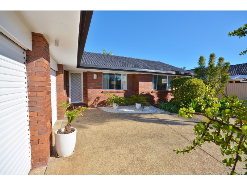 9 Coachwood Court, Burleigh Waters QLD 4220