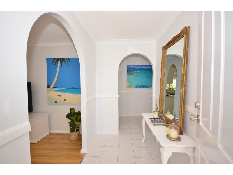 9 Coachwood Court, Burleigh Waters QLD 4220