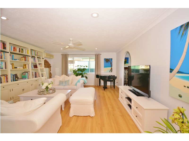 9 Coachwood Court, Burleigh Waters QLD 4220