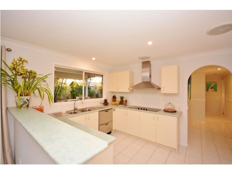 9 Coachwood Court, Burleigh Waters QLD 4220