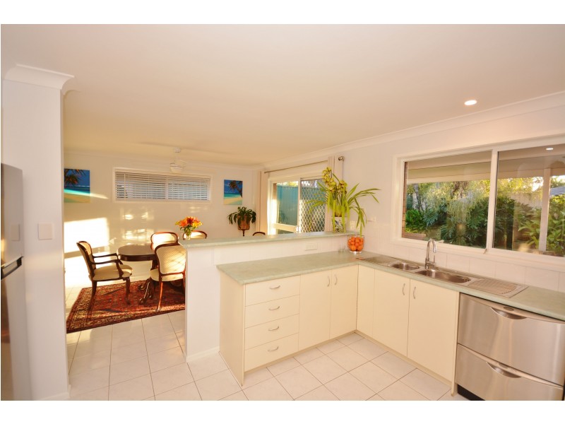 9 Coachwood Court, Burleigh Waters QLD 4220