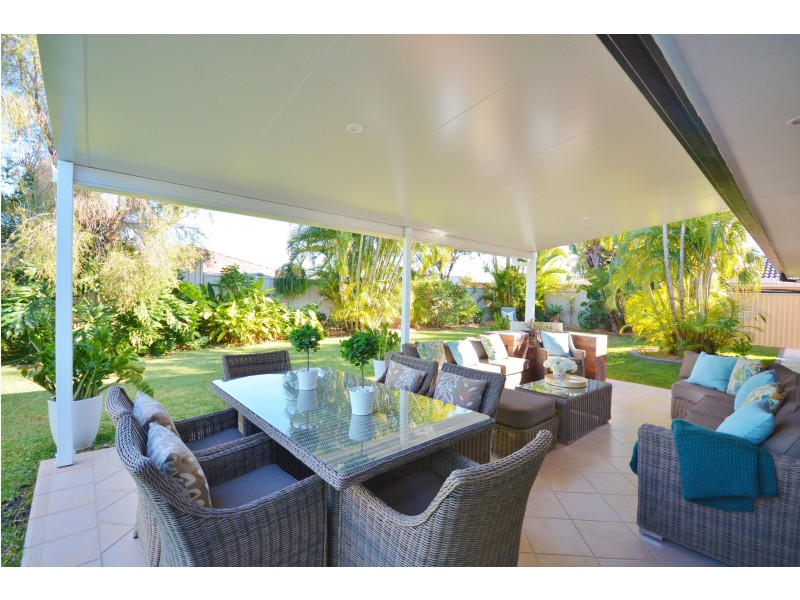 9 Coachwood Court, Burleigh Waters QLD 4220