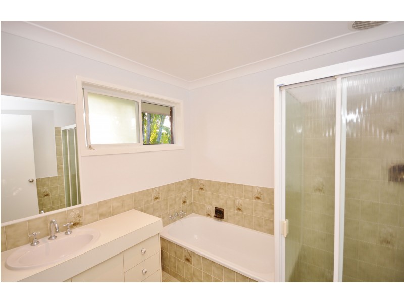 9 Coachwood Court, Burleigh Waters QLD 4220