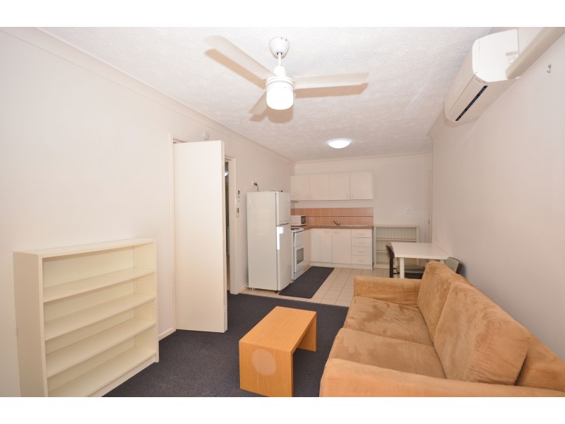 2/63 Queen Street, Southport QLD 4215