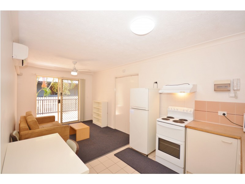 2/63 Queen Street, Southport QLD 4215