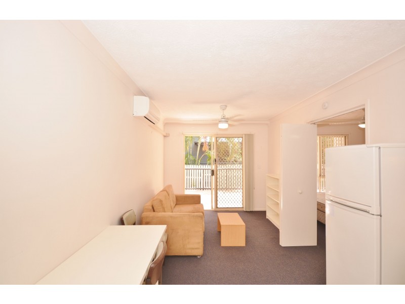 2/63 Queen Street, Southport QLD 4215