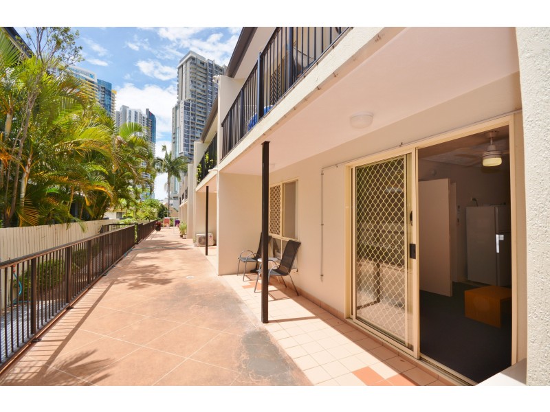 2/63 Queen Street, Southport QLD 4215