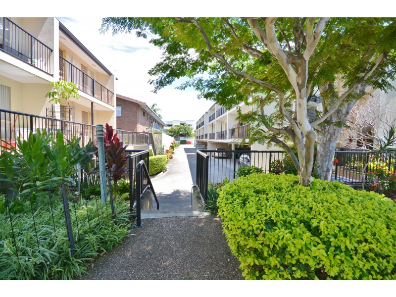 2/63 Queen Street, Southport QLD 4215