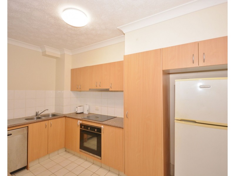 6/52-58 Queen Street, Southport QLD 4215