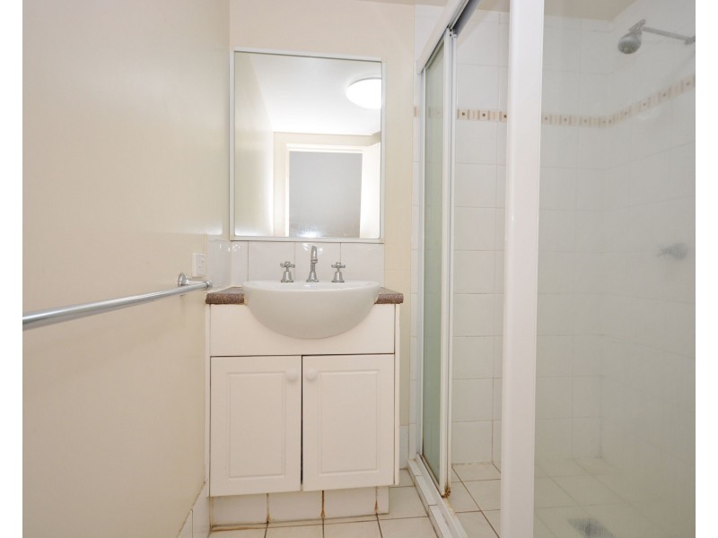 6/52-58 Queen Street, Southport QLD 4215