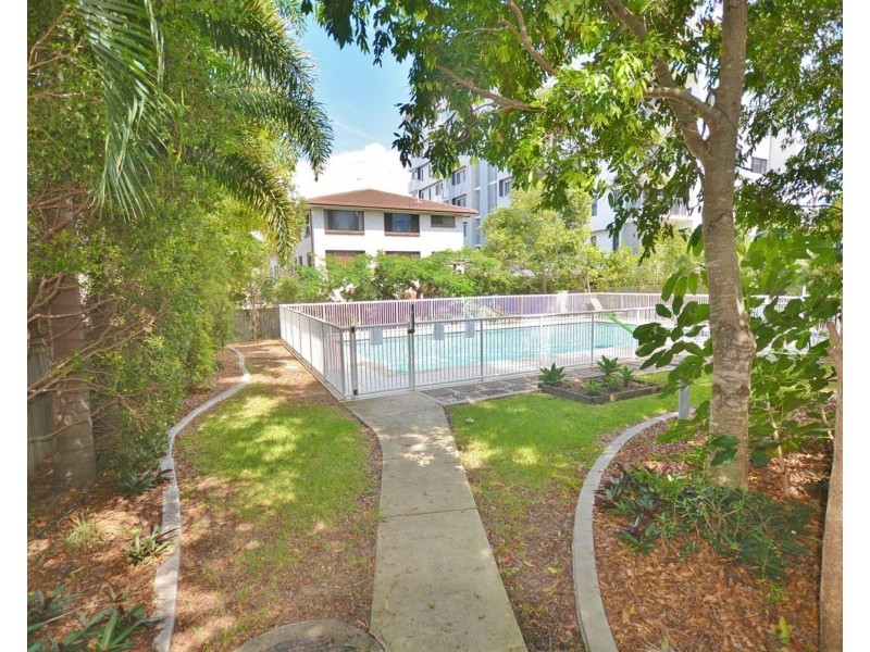 6/52-58 Queen Street, Southport QLD 4215