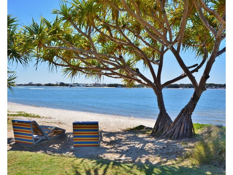 6/52-58 Queen Street, Southport QLD 4215