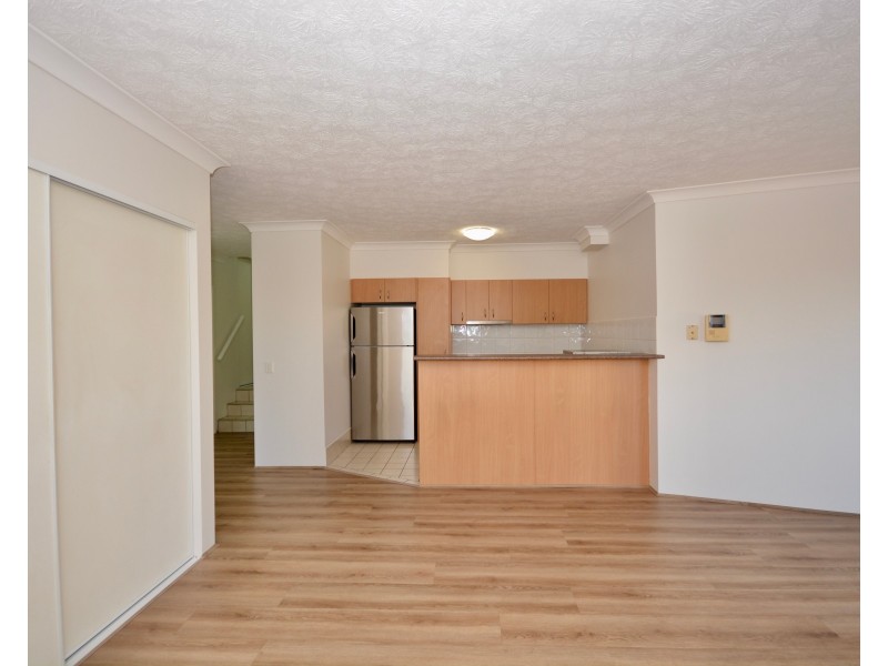 19/52-58 Queen Street, Southport QLD 4215