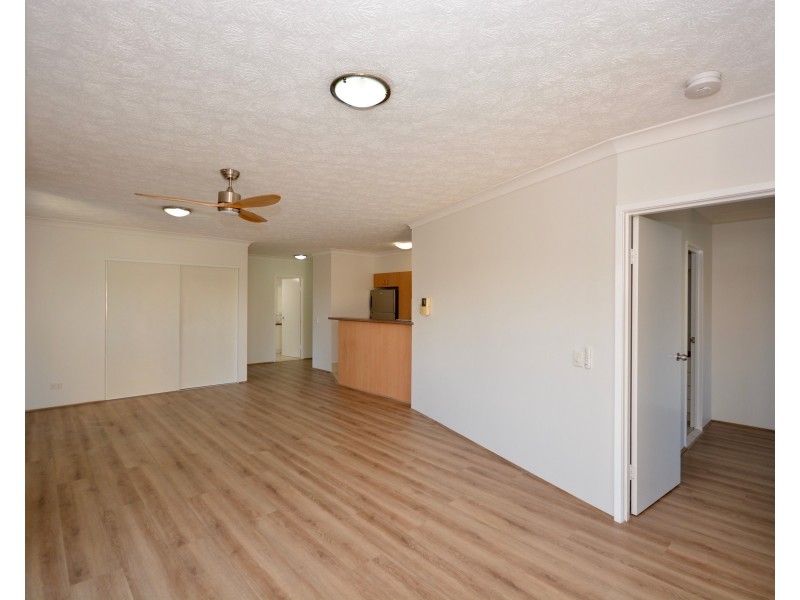 19/52-58 Queen Street, Southport QLD 4215