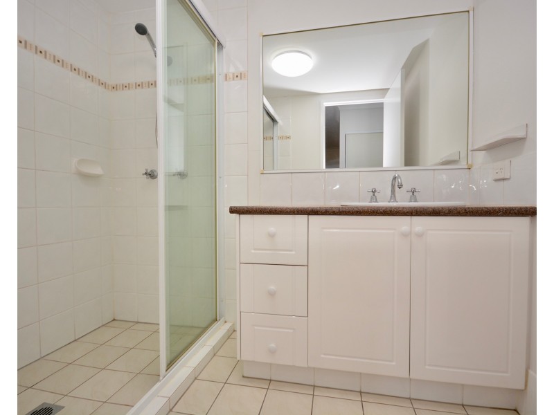 19/52-58 Queen Street, Southport QLD 4215