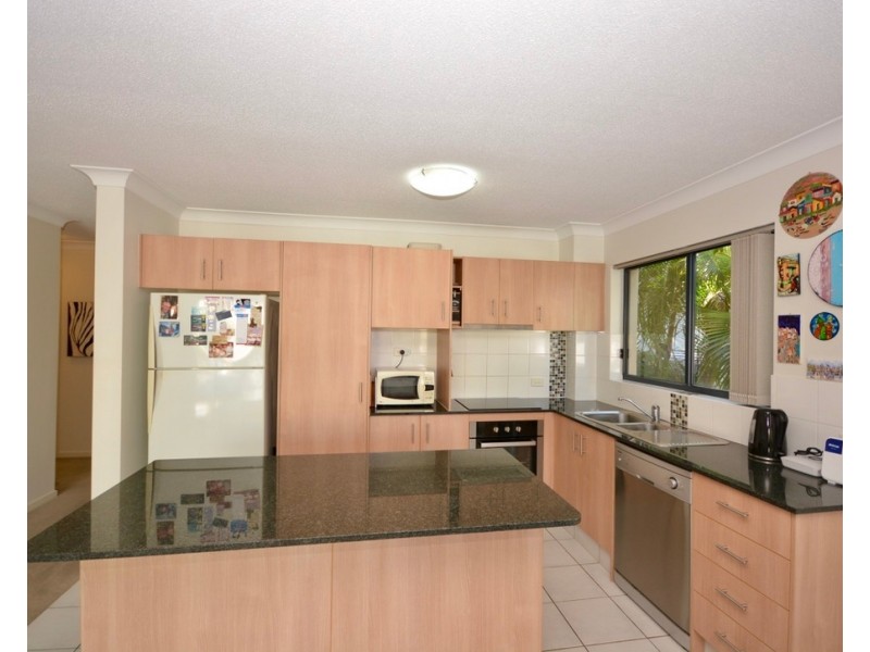 10/46-48 Lenneberg Street, Southport QLD 4215