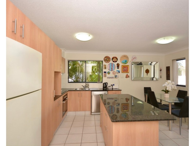 10/46-48 Lenneberg Street, Southport QLD 4215