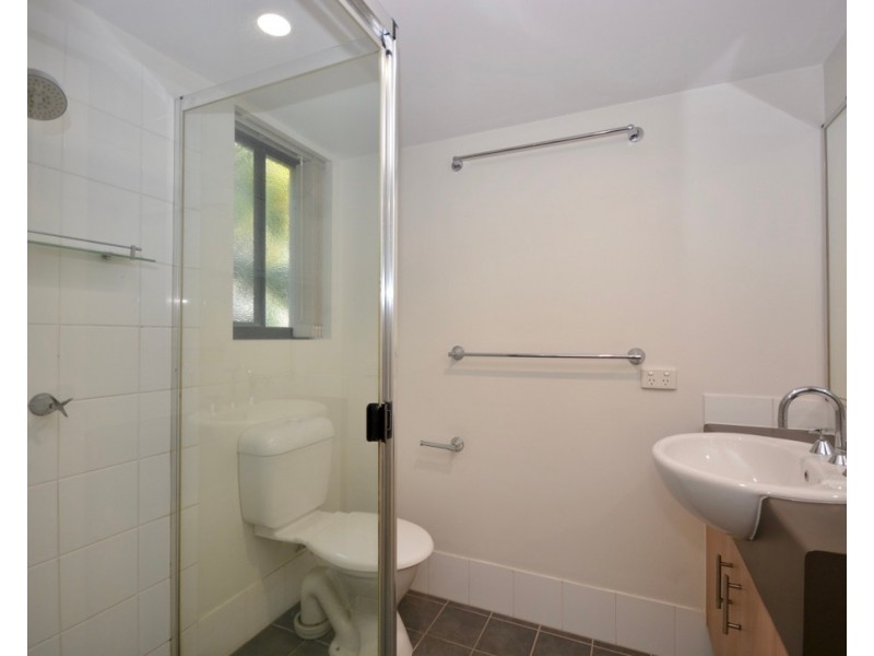 10/46-48 Lenneberg Street, Southport QLD 4215