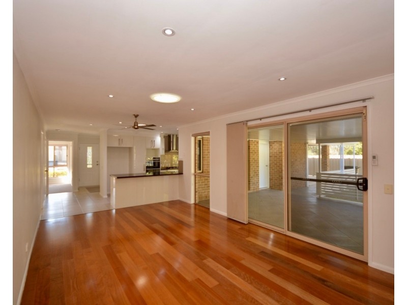 2 Gosford Court, Helensvale QLD 4212