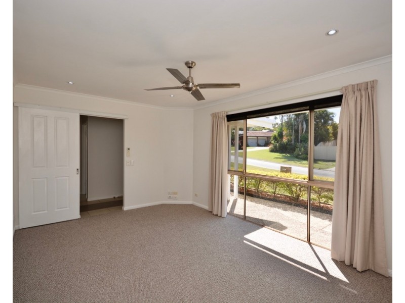 2 Gosford Court, Helensvale QLD 4212