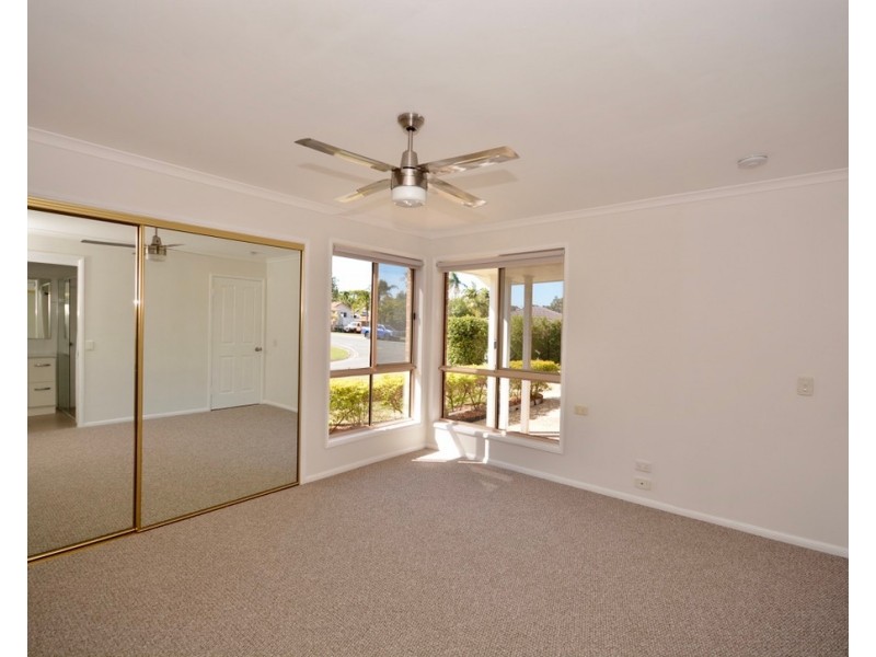 2 Gosford Court, Helensvale QLD 4212