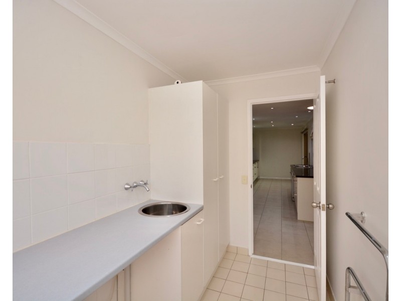 2 Gosford Court, Helensvale QLD 4212