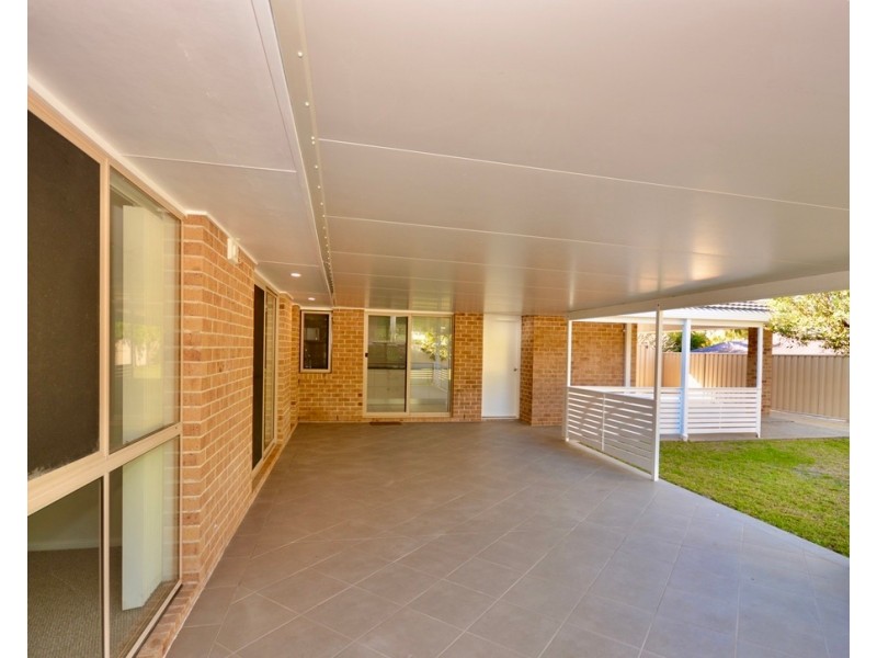 2 Gosford Court, Helensvale QLD 4212