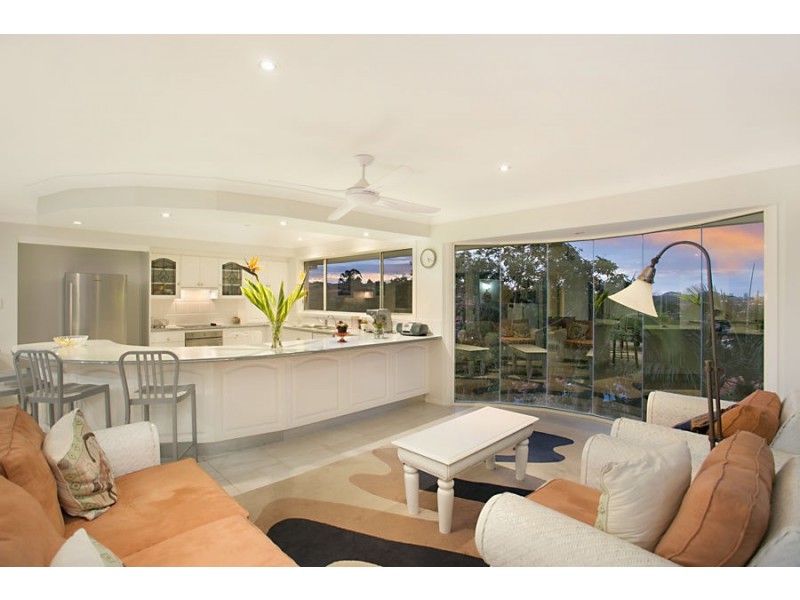 27 Tralee Drive, Banora Point NSW 2486