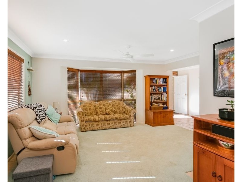 20 Chardonnay Crescent, Tweed Heads South NSW 2486