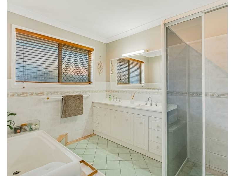 20 Chardonnay Crescent, Tweed Heads South NSW 2486