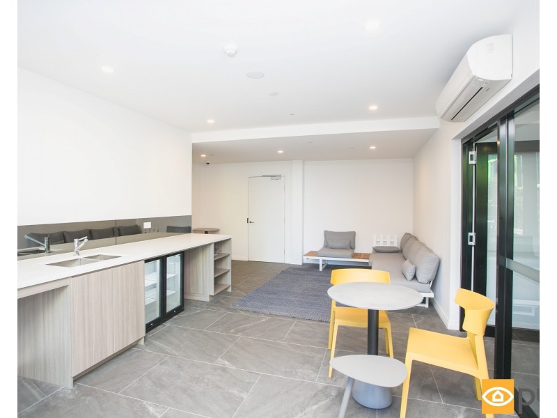 703/8 Tassels Place, Innaloo WA 6018