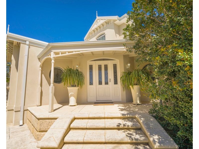 32 Bedford Street, Nedlands WA 6009