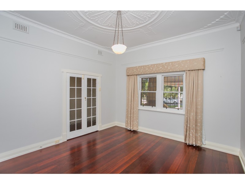 15 Robinson Street, Nedlands WA 6009