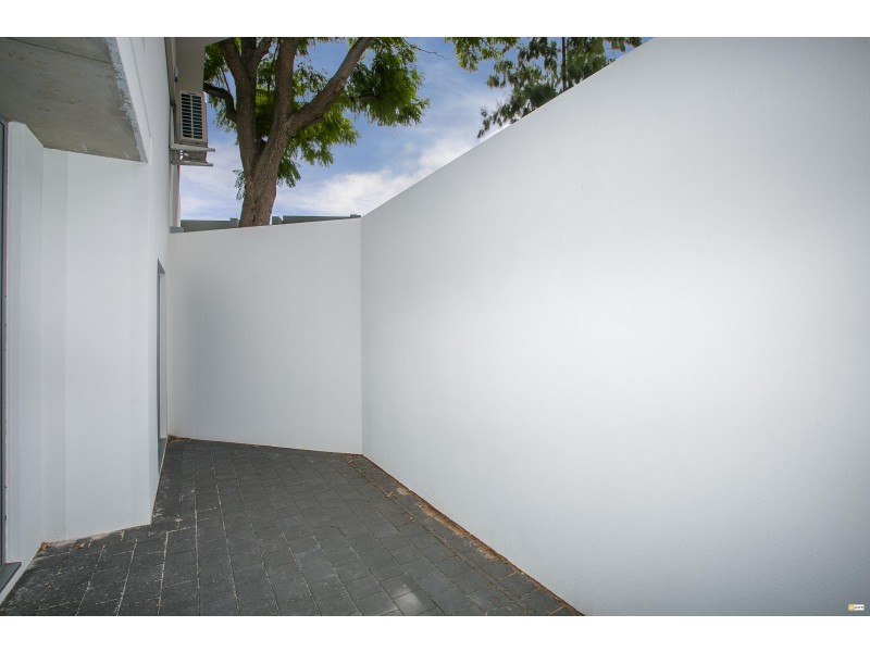 4/137 Whatley Crescent, Bayswater WA 6053