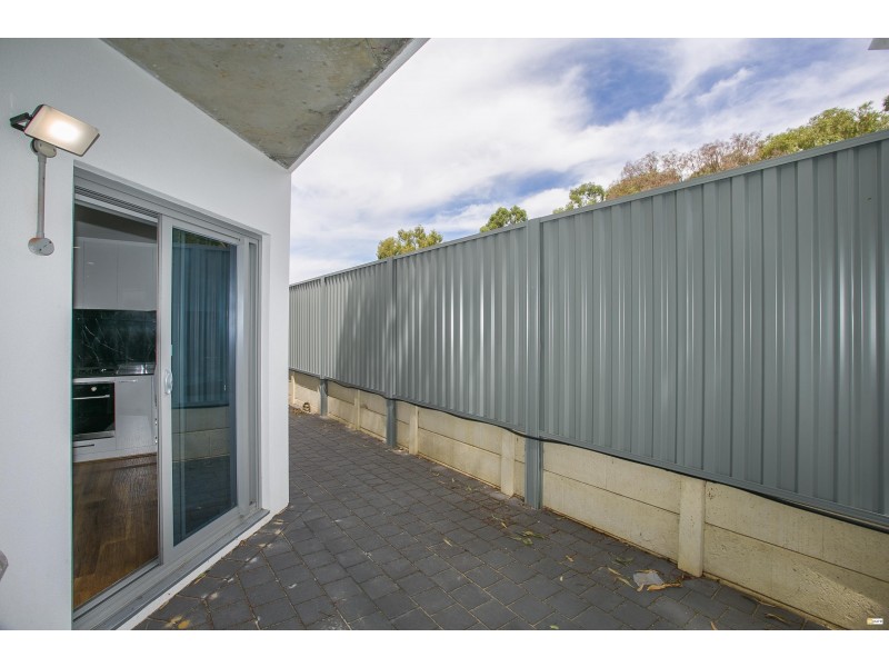 4/137 Whatley Crescent, Bayswater WA 6053