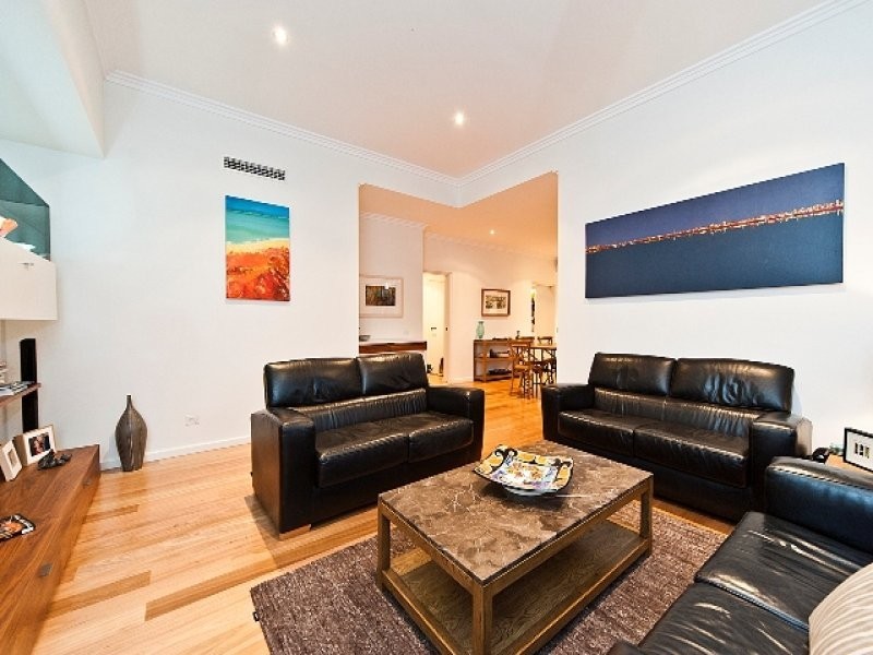 2A Warwick Street, West Leederville WA 6007