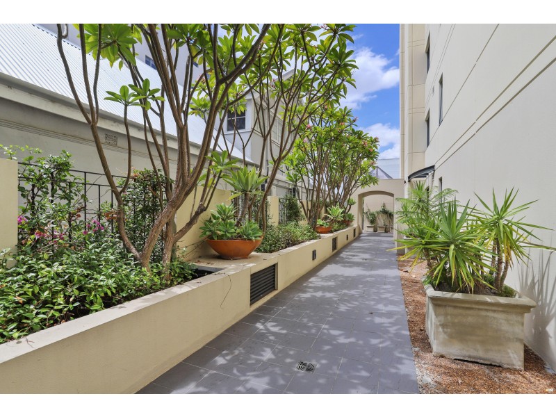 18/2 Outram Street, West Perth WA 6005