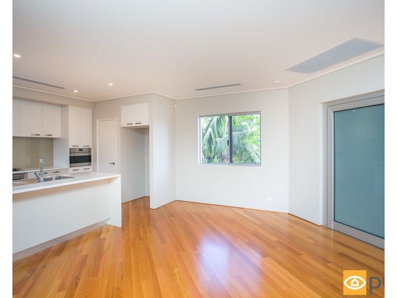 14B The Avenue, Crawley WA 6009