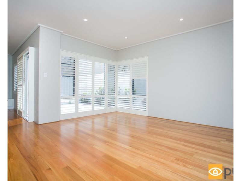 14B The Avenue, Crawley WA 6009