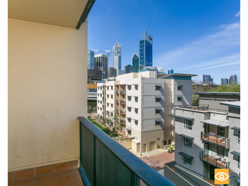 32/118 Mounts Bay Road, Perth WA 6000