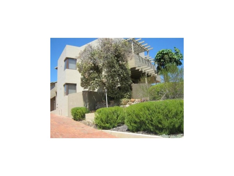 1/100 McMaster Street, Victoria Park WA 6100