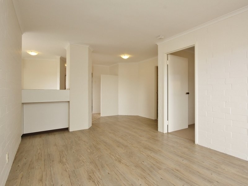 1/100 McMaster Street, Victoria Park WA 6100