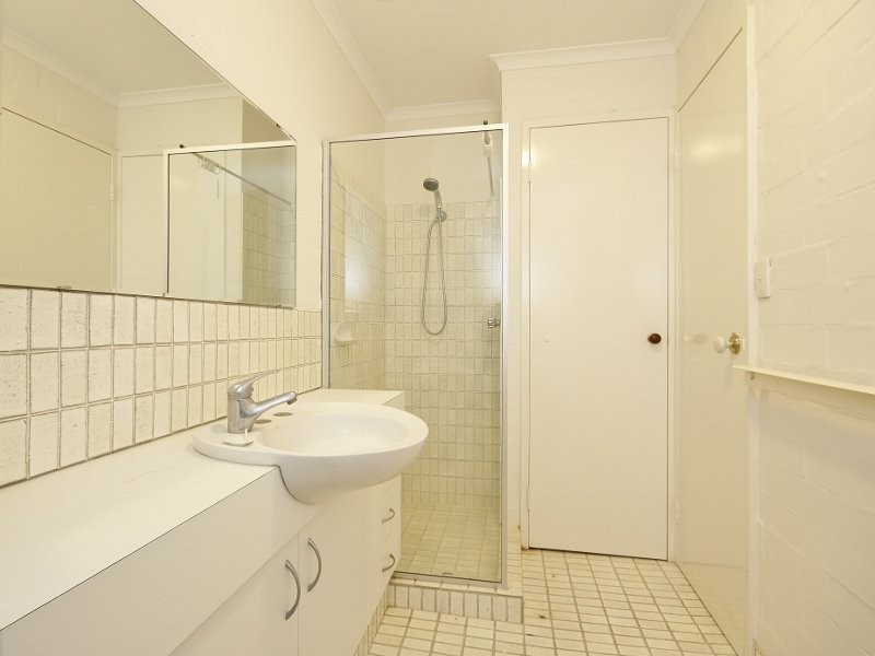 1/100 McMaster Street, Victoria Park WA 6100