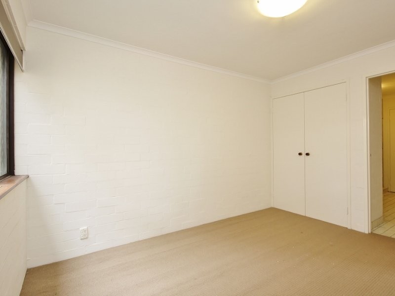 1/100 McMaster Street, Victoria Park WA 6100